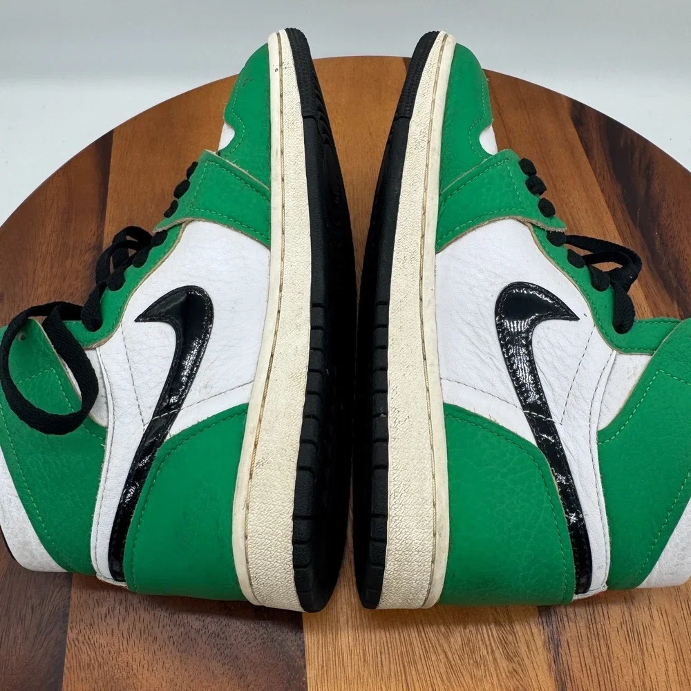 Nike Air Jordan 1 High Lucky Green Womens 7 Basketball Athletic Sneakers‎
